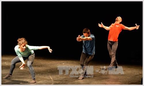 Eröffnung des Festivals „Zeitgenössische Tanz: Treffen zwischen Asien und Europa“ - ảnh 1